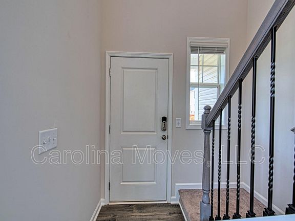 3rd image of 904 Bryden Ln