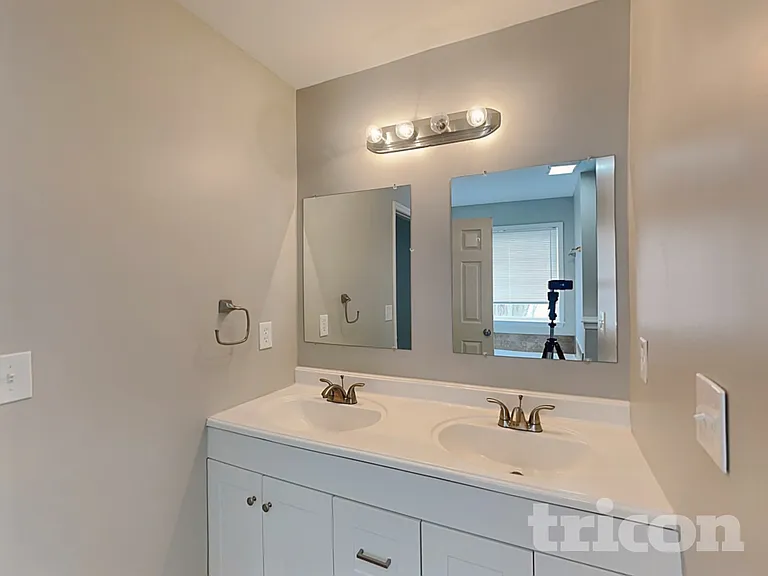 432 Rolling Stream Dr — Photo 9