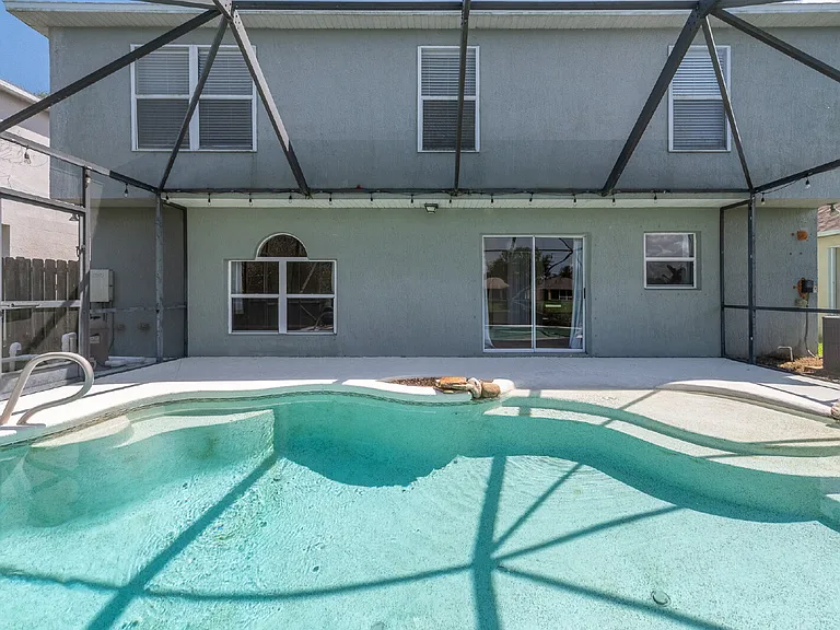 2081 Brookshire Cir — Photo 40