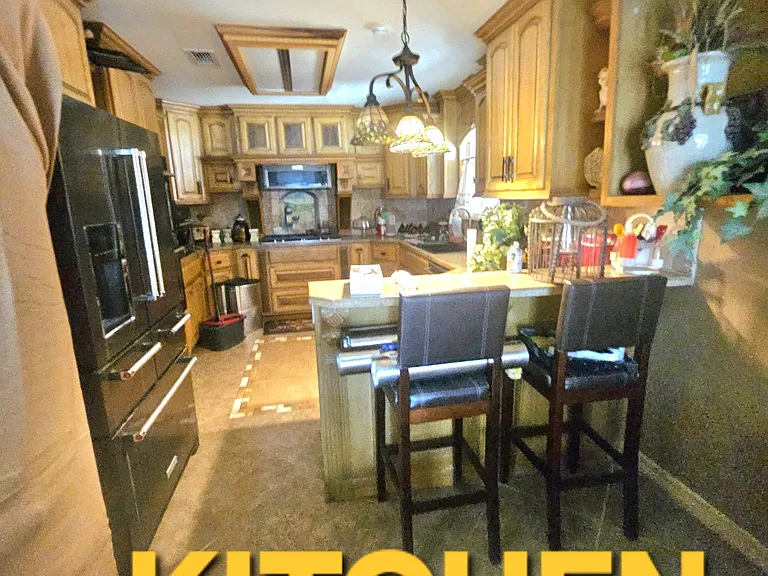 Helena Ave — Photo 11