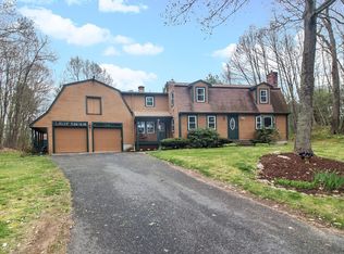 138 Island Rd, Millis, MA 02054