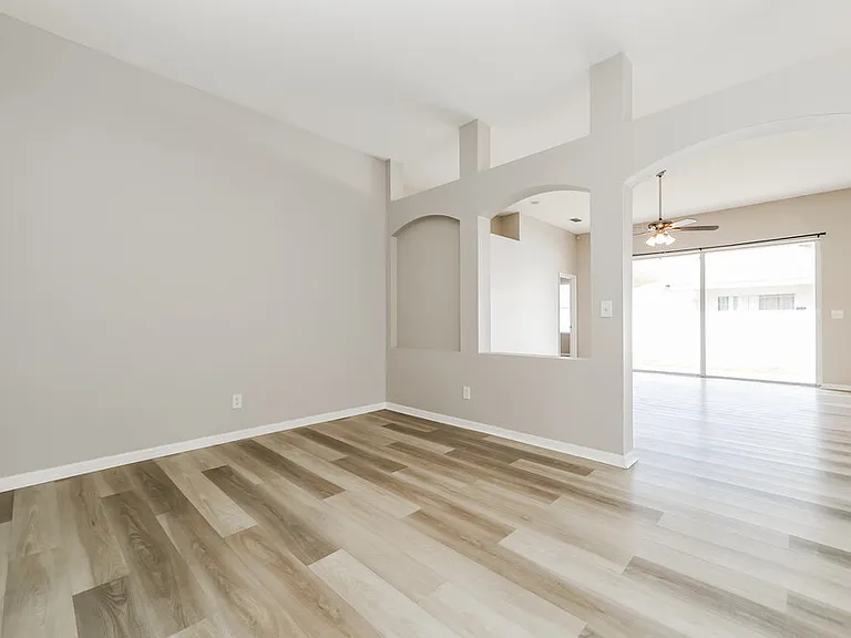 1221 Barclay Wood Dr — Photo 3