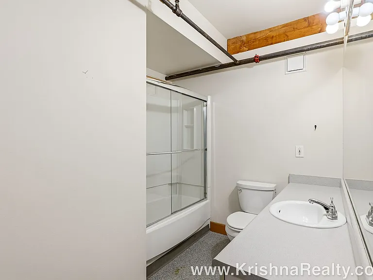 725 NW Flanders St #401 — Photo 16