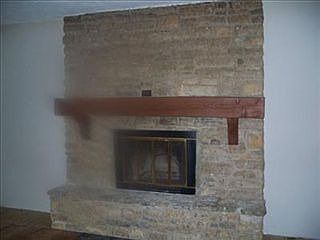 2nd image of 407 W 2nd St