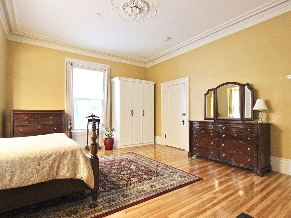 1st image of 387 Essex St #1