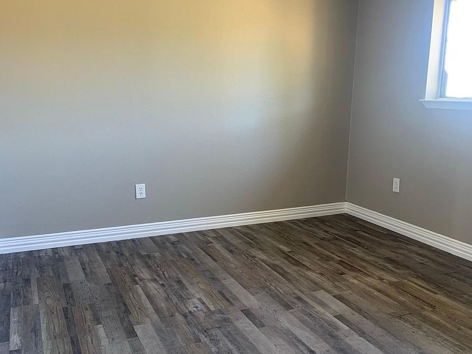 1st image of 410 S College Dr APT 8