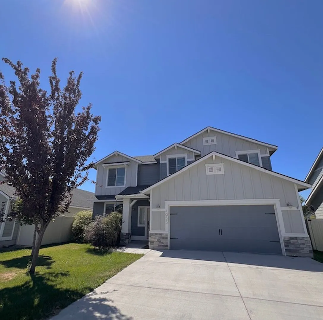 Beautiful 4 Bed, 2.5 Bath Plus Office in South Meridian — Photo 2