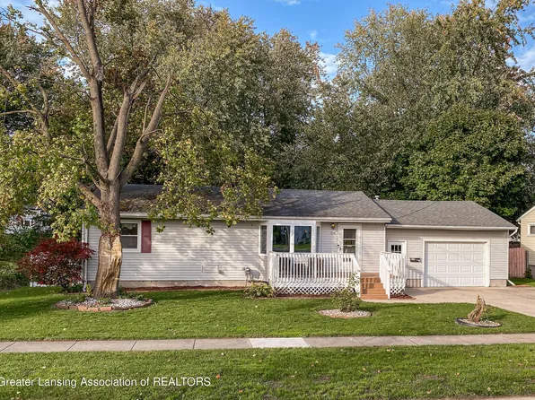 139 Oakwood St, Grand Ledge, MI 48837