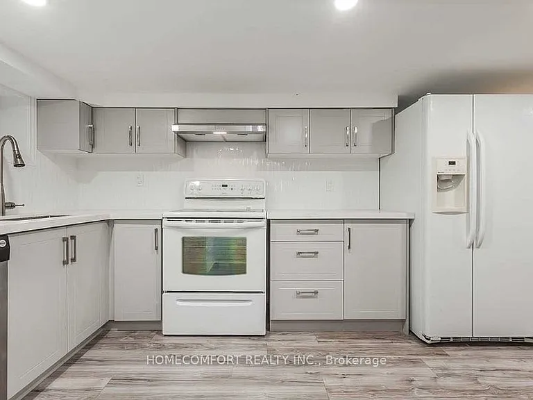 208 Manning Ave — Photo 13