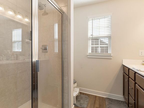 5th image of 237 Goldenstar Ln