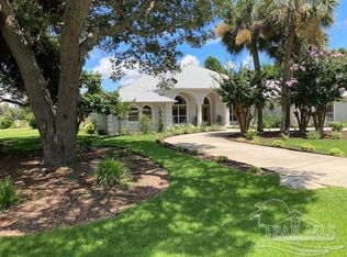 2808 Pga Blvd, Navarre, FL 32566