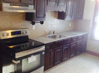 912 Old Fall River Rd, North Dartmouth, MA 02747