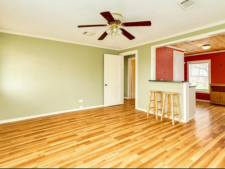 2408 Shanks Rd — Photo 9