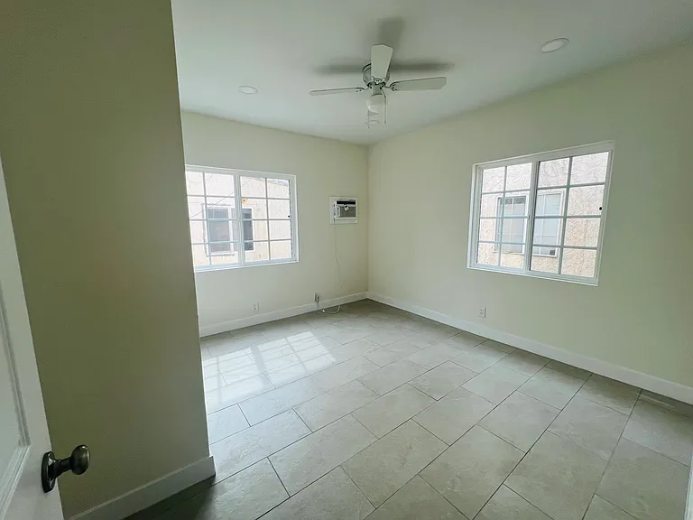 231 Harps St — Photo 5