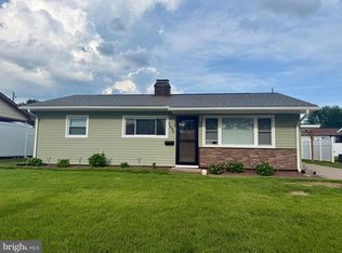 1434 Country Club Ln, Williamsport, PA 17701