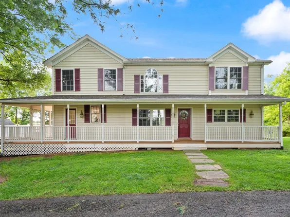 42277 Chestnut Hill Ln, Leesburg, VA 20176