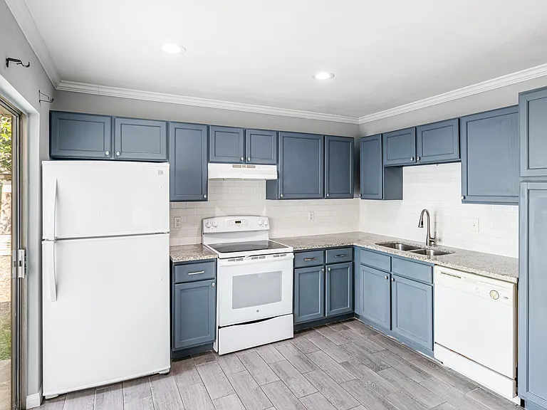 4334 Hickory Hill Dr — Photo 13