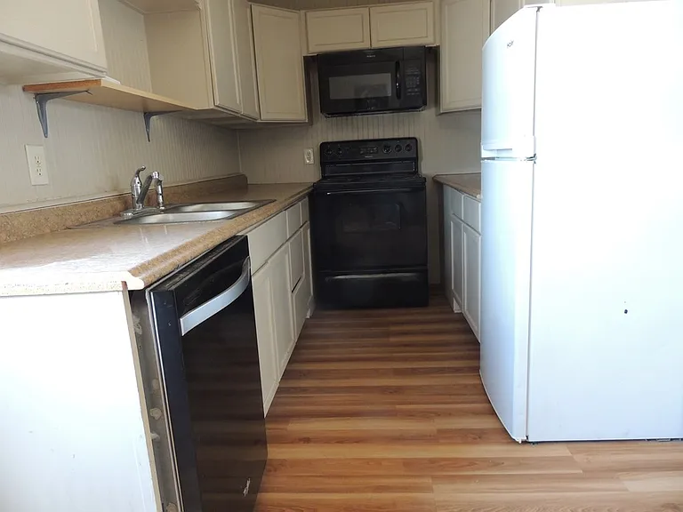 4403 S Faye Ave #F — Photo 5