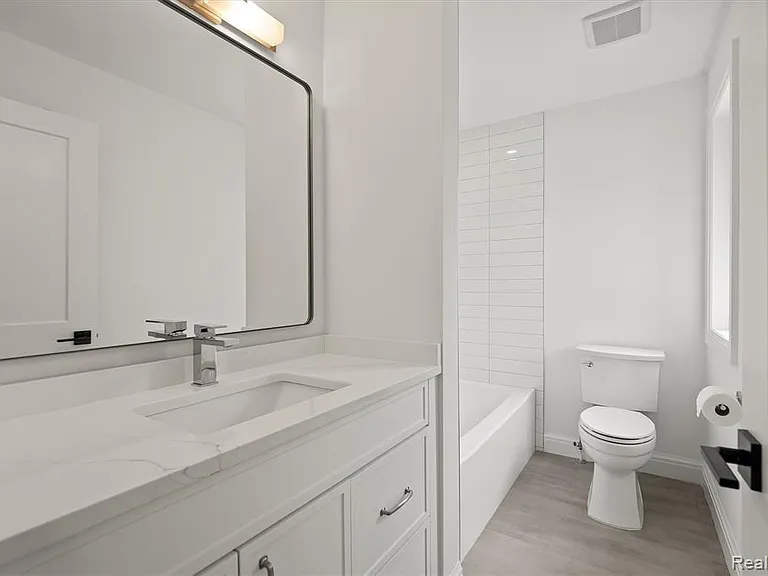 2663 Dorchester Rd — Photo 15