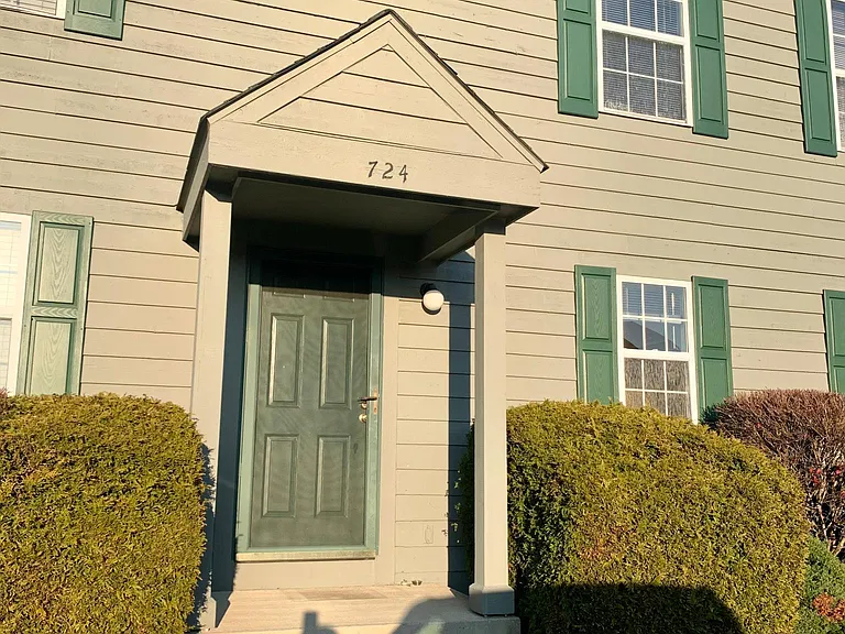 724 Parkgrove Way — Photo 1