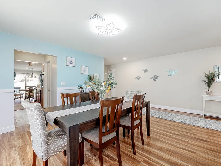 1132 SW 31st St — Photo 17