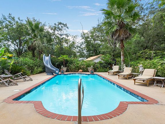 3rd image of 2504 Bayou Oaks Dr