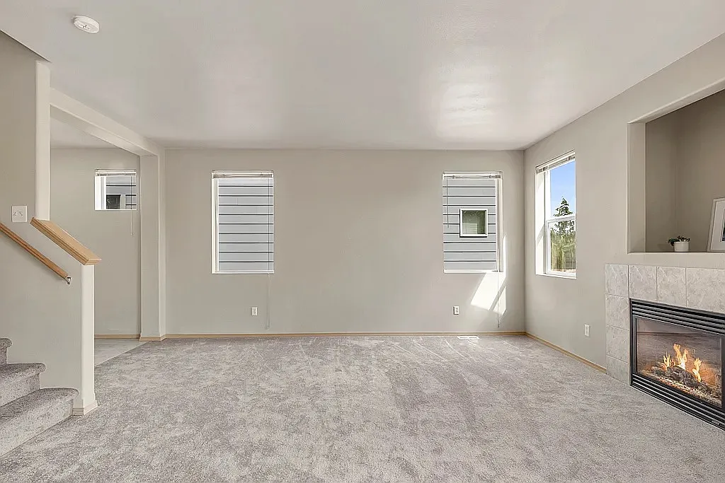 3 bed, 1854 sqft, $2,653 — Photo 2