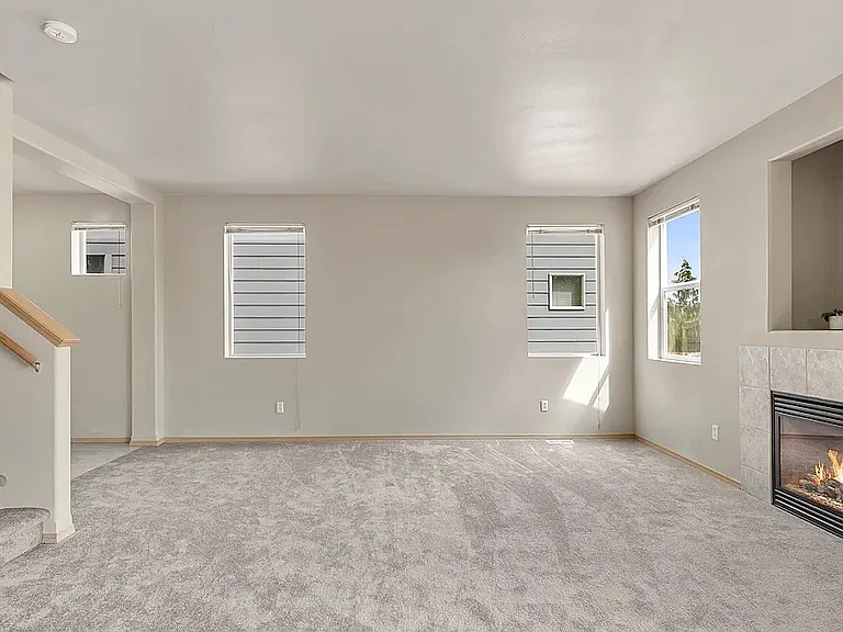 18725 97th Avenue Ct E — Photo 2