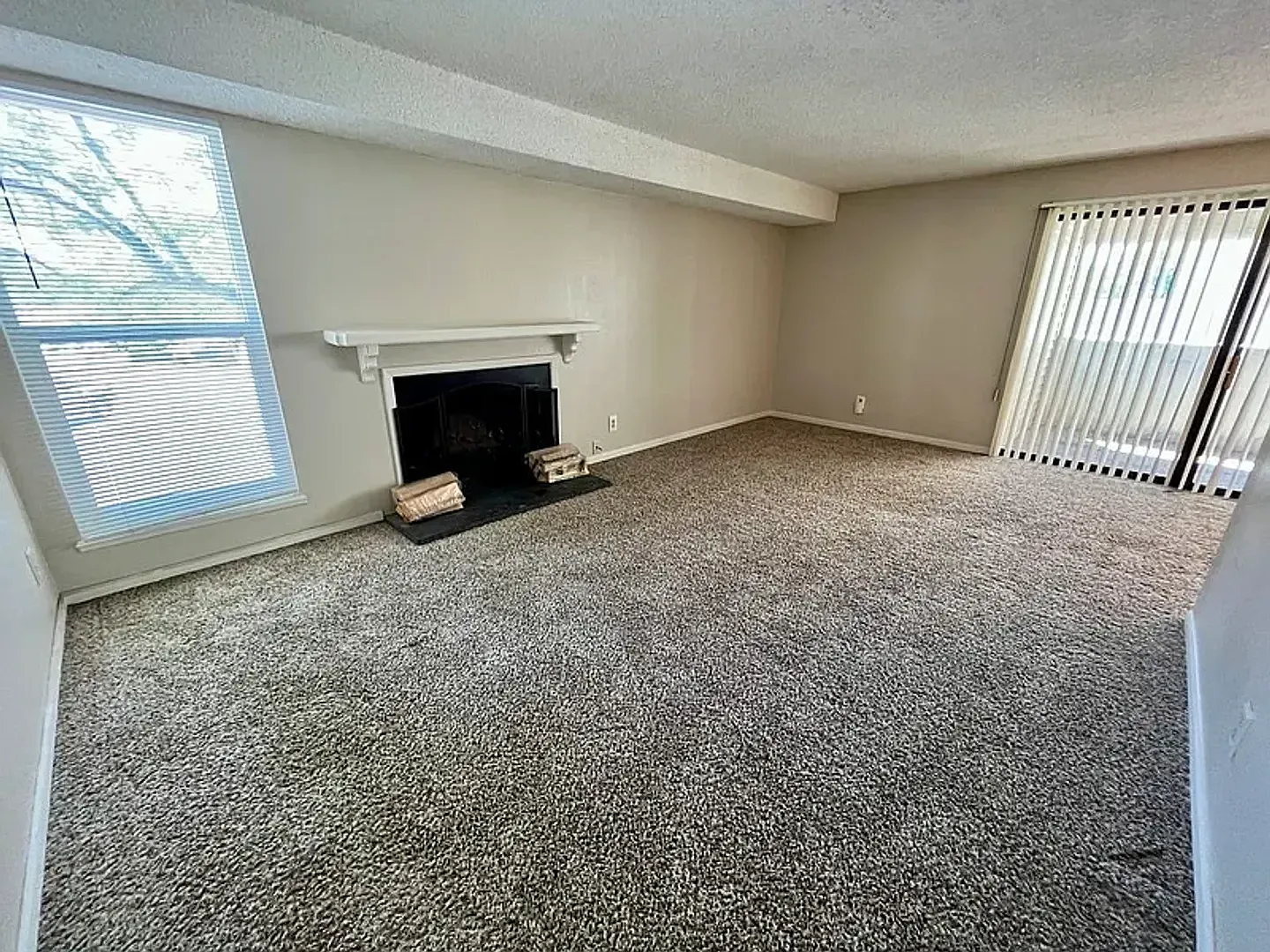 Nice 2-Bdrm Condo In Aurora - Available For Sept. 1st Occupancy! — Photo 2