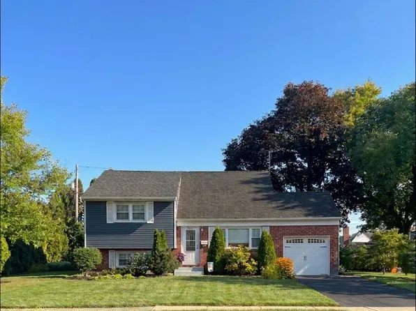 2614 Tennyson Ave, Sinking Spring, PA 19608