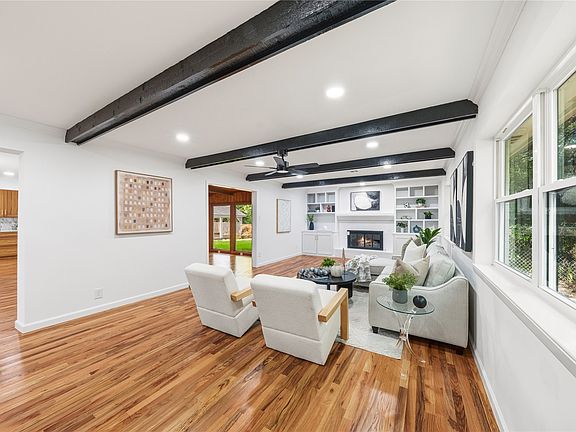 3rd image of 3905 Shady Valley Dr