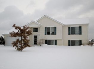 14728 Fieldstone Meadow Ct NE, Cedar Springs, MI 49319