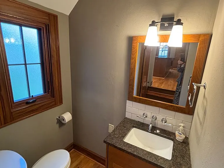 2412 Alberta Ave SW — Photo 61