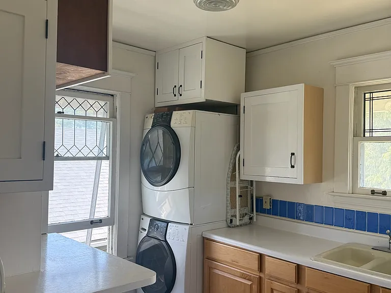 4534 Thackeray Pl NE — Photo 16