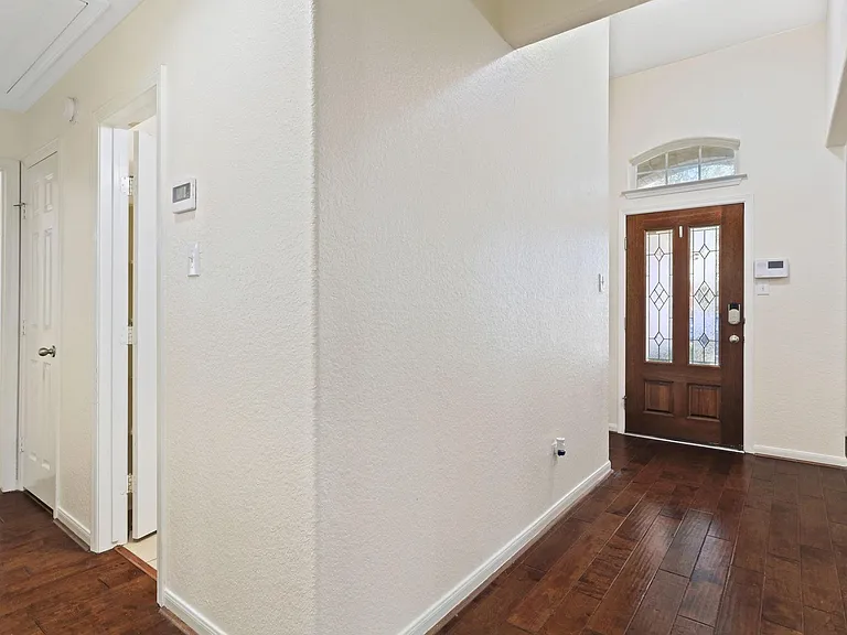 6022 Strong Bank — Photo 21
