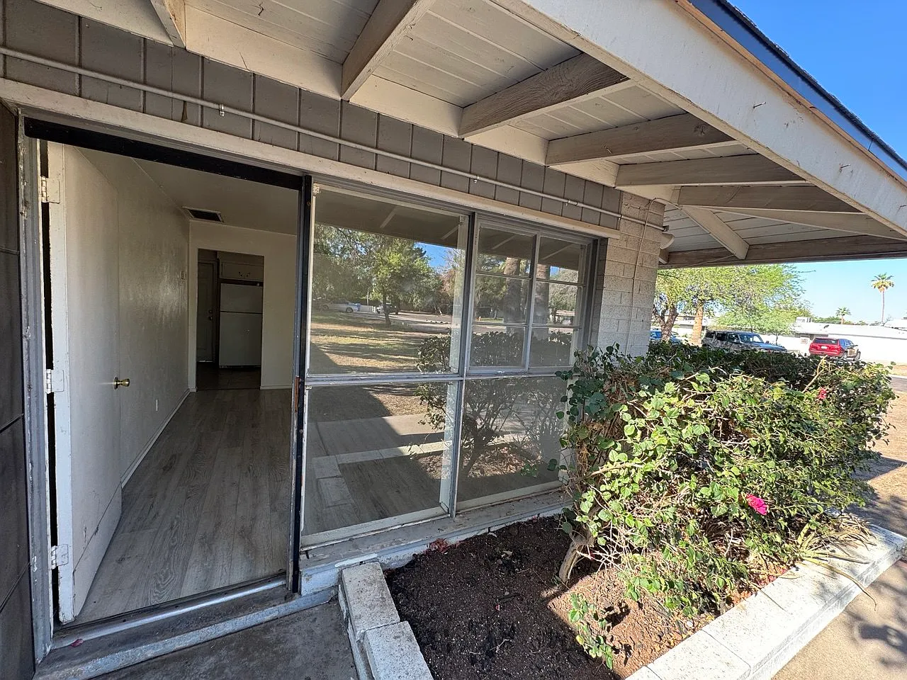 1 bed, 550 sqft, $1,200 — Photo 2
