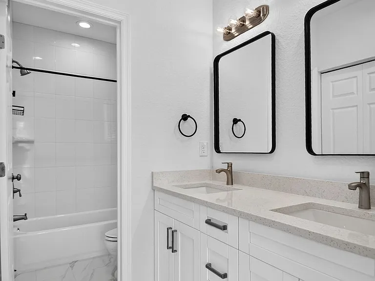 3199 Laurel Ridge Cir — Photo 27