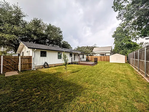 1106 Spring St Photo 1