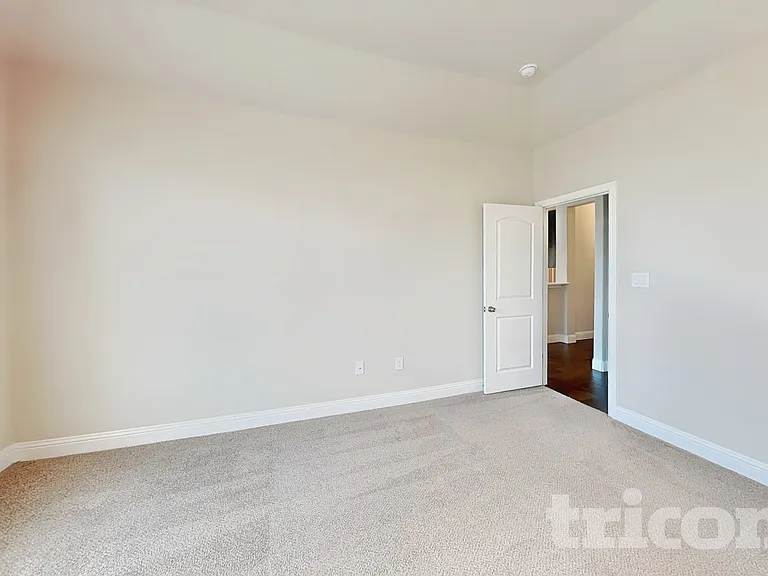 133 Constitution Dr — Photo 9
