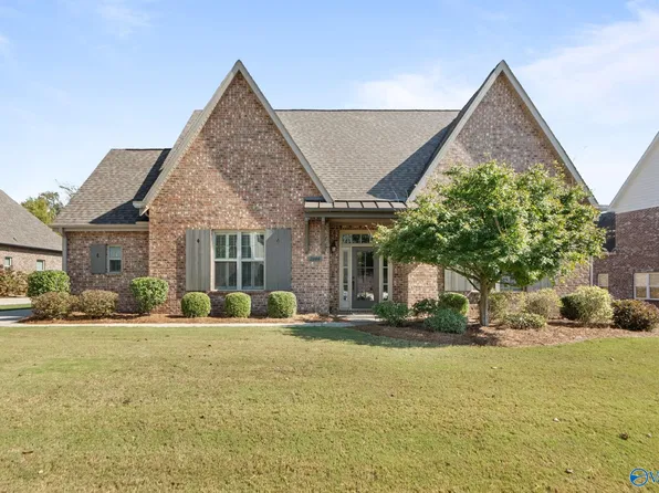 2844 Nature's Cove Dr, Owens Cross Roads, AL 35763