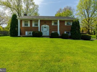 2548 Speckled Dr, East Petersburg, PA 17520