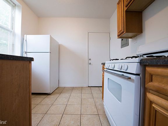 6700 S Indiana Apartments Chicago Kitchen_1