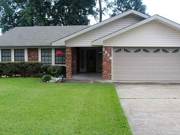 2nd image of 2924 Mary Ann Dr