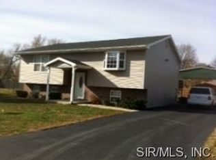 425 Southard Pl, South Roxana, IL 62087