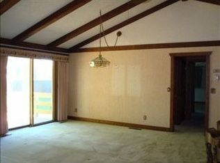 509 E Lyon St, Marshall, MN 56258