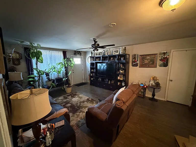 3212 Barton Ave — Photo 5