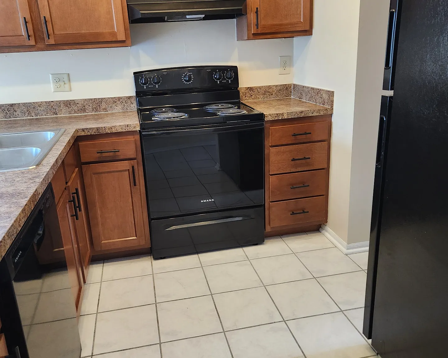 2 bed, 1.5 bath, 1600 sqft, $1,600 — Photo 3