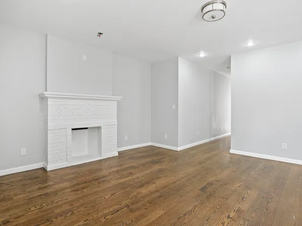 6158 Liebig Avenue image 2 of 9