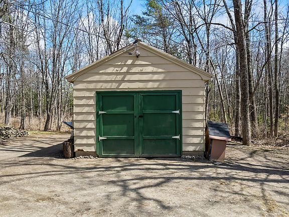 3rd image of 192 Bowdoinham Road