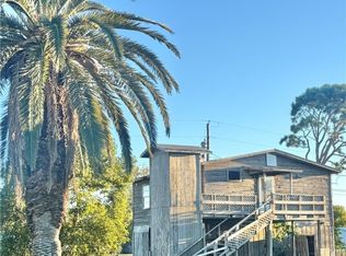 509 N 9th St, Port O Connor, TX 77982